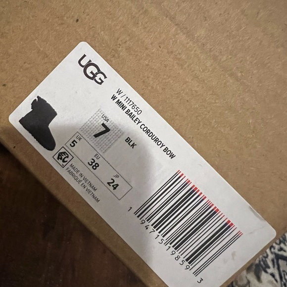 UGG boots - Picture 7 of 9